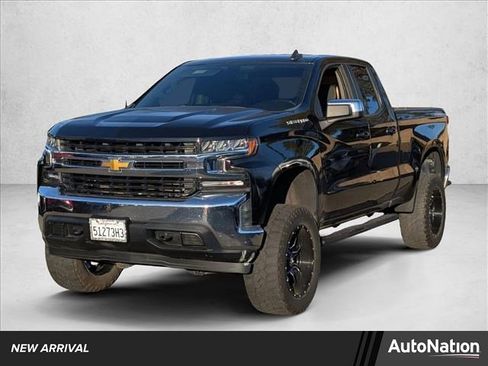 Used 2020 Chevrolet Silverado 1500 LT w/ Trailering Package image 1