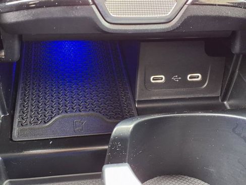 Used 2025 Mercedes-Benz C 300 Sedan image 8