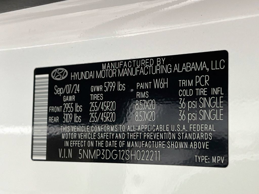 Certified 2025 Hyundai Santa Fe Limited AWD/4WD image 33