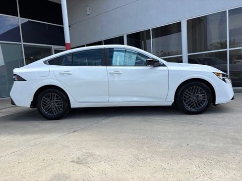 Used 2026 Nissan Sentra SV w/ Floor Mat Package FWD image 2