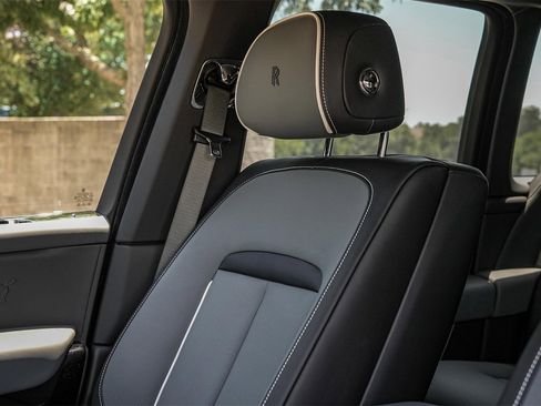 New 2025 Rolls-Royce Cullinan image 8