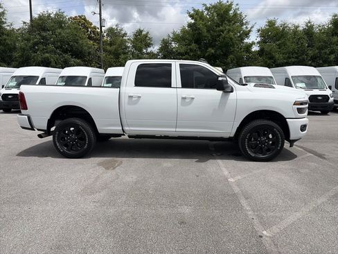 Used 2025 RAM 2500 Laramie AWD/4WD image 8