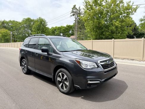 Used 2018 Subaru Forester 2.5i Premium w/ All-Weather Package AWD/4WD image 15