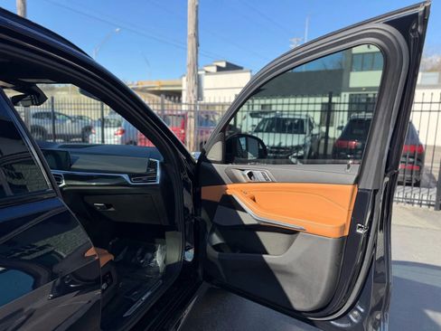 Used 2022 BMW X5 M50i w/ Executive Package image 29