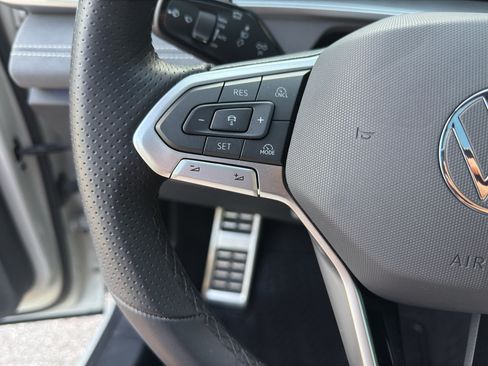 Used 2026 Volkswagen Tiguan SE R-Line FWD image 6