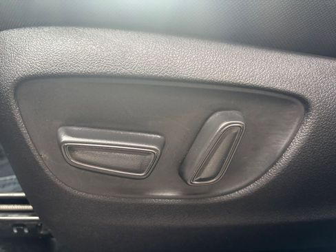 Used 2025 Toyota Highlander LE image 22