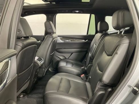 Used 2023 Cadillac XT6 Sport w/ Technology Package AWD/4WD image 29