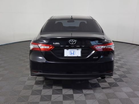 Used 2019 Toyota Camry XLE image 6