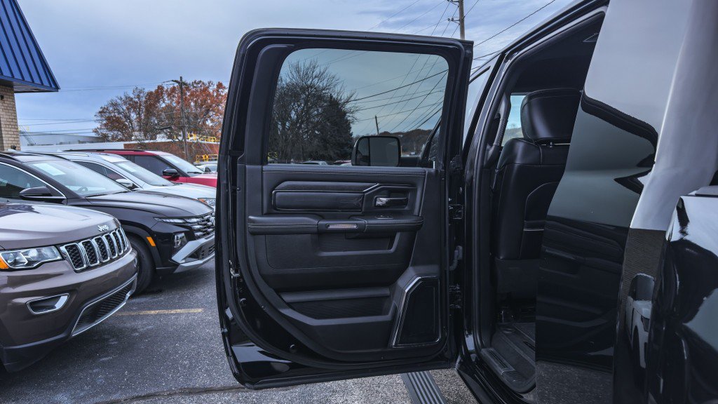 Used 2022 RAM 3500 Limited AWD/4WD image 22