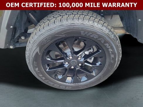 Used 2024 Jeep Gladiator Sport AWD/4WD image 9