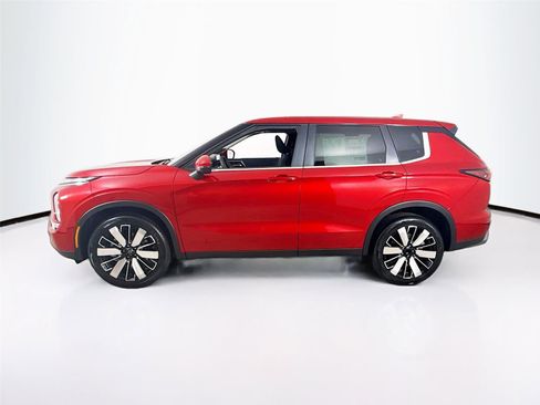 New 2025 Mitsubishi Outlander SE image 4