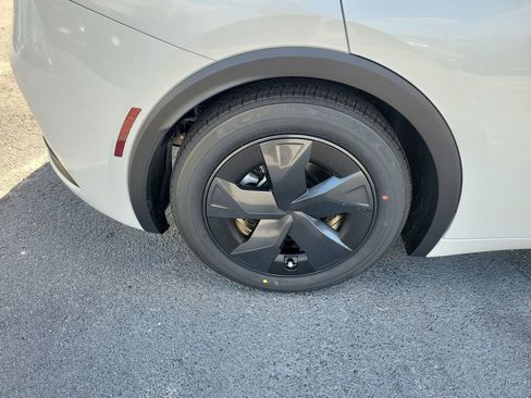New 2026 Toyota Prius Plug-In Hybrid FWD image 30