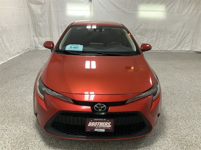 Used 2021 Toyota Corolla LE FWD image 3