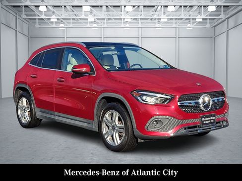 Used 2021 Mercedes-Benz GLA 250 4MATIC image 1