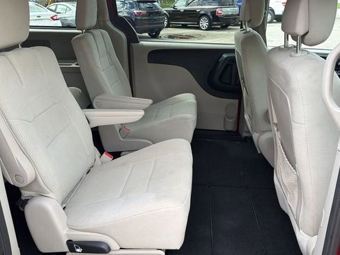 Used 2012 Dodge Grand Caravan SXT FWD image 16