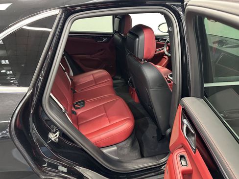 Used 2022 Porsche Macan AWD/4WD image 40