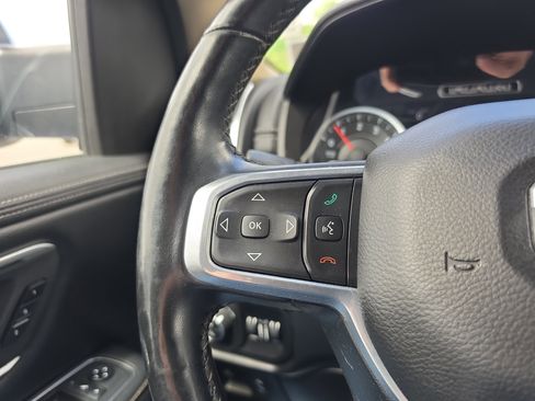 Used 2019 RAM 1500 Laramie AWD/4WD image 22