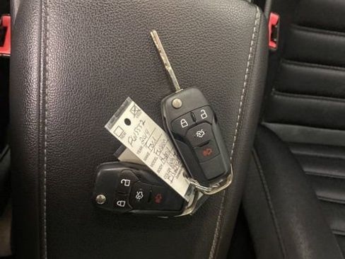 Used 2014 Ford Fusion SE FWD image 12