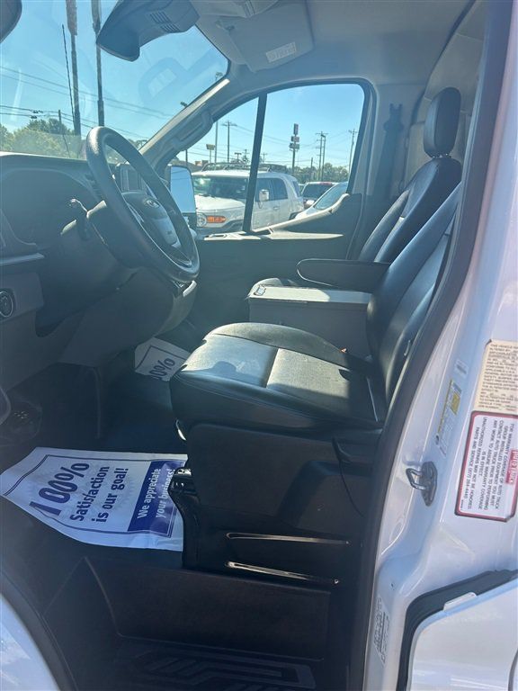 Used 2020 Ford Transit 250 Low Roof RWD image 9