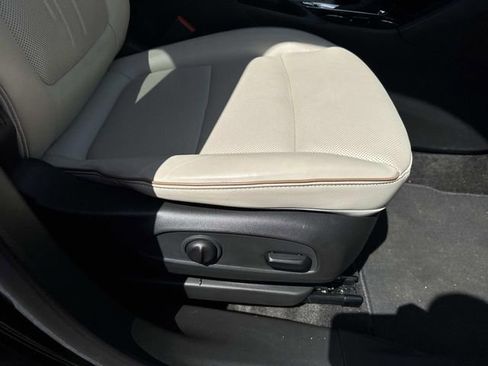 Used 2024 Buick Encore GX Avenir w/ Avenir Technology Package FWD image 16