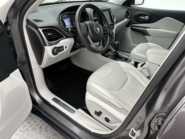 Used 2019 Jeep Cherokee Limited AWD/4WD image 11