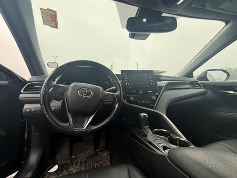 Used 2021 Toyota Camry SE image 6