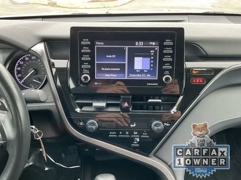Used 2024 Toyota Camry SE image 16