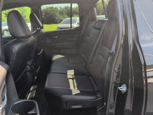 Used 2025 Honda Ridgeline Black Edition image 32