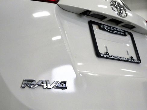 Used 2015 Toyota RAV4 XLE AWD/4WD image 9