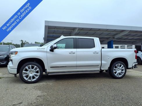 Used 2022 Chevrolet Silverado 1500 High Country w/ High Country Premium Package AWD/4WD image 8
