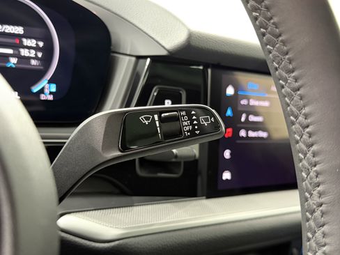 Certified 2025 Porsche Cayenne image 50