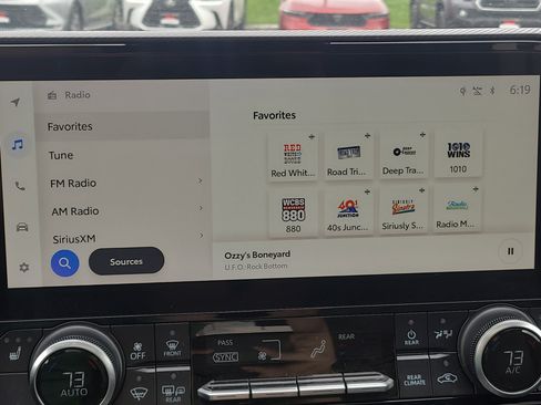 Used 2023 Toyota Highlander XSE FWD image 28