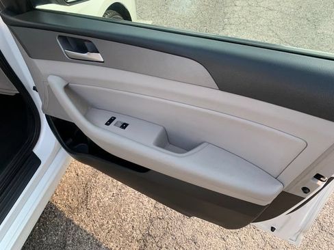 Used 2018 Hyundai Sonata SEL w/ Tech Package 02 FWD image 13