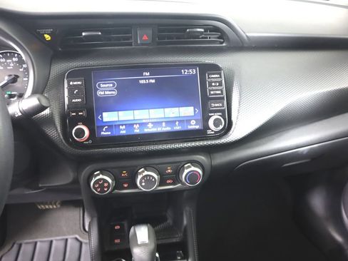 Used 2023 Nissan Kicks SV FWD image 11