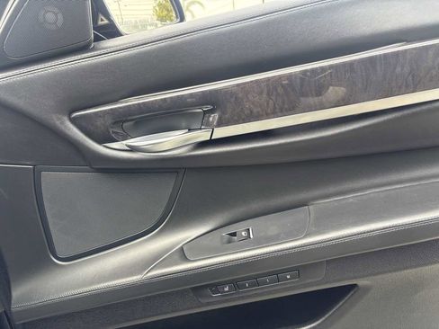 Used 2010 BMW 750Li image 23