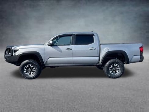 Used 2019 Toyota Tacoma TRD Off-Road AWD/4WD image 2