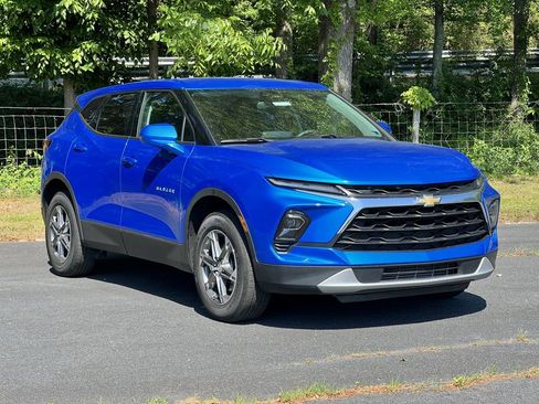 Used 2025 Chevrolet Blazer LT AWD/4WD image 1