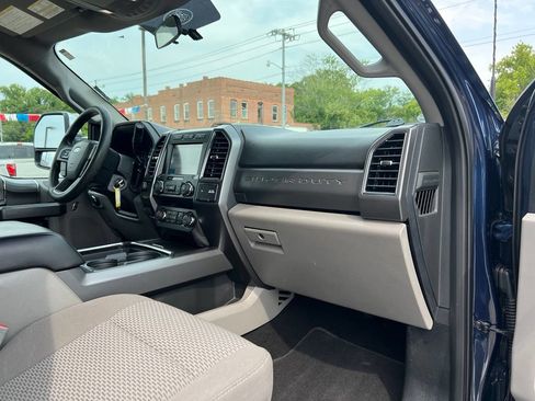 Used 2019 Ford F250 XLT w/ XLT Premium Package AWD/4WD image 21