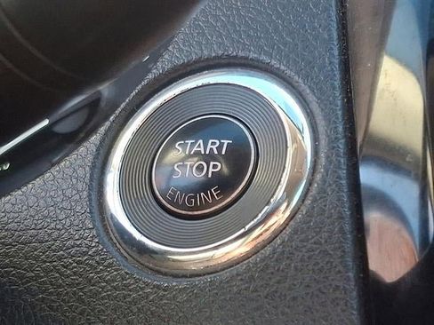 Used 2017 Nissan Rogue SV image 23