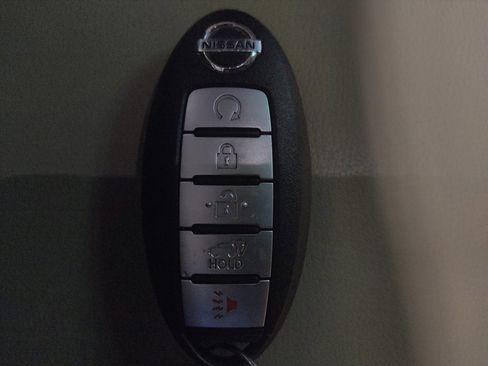 Used 2017 Nissan Pathfinder SL FWD image 32