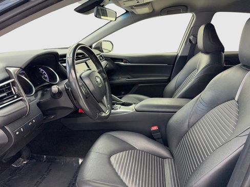 Used 2018 Toyota Camry SE image 17