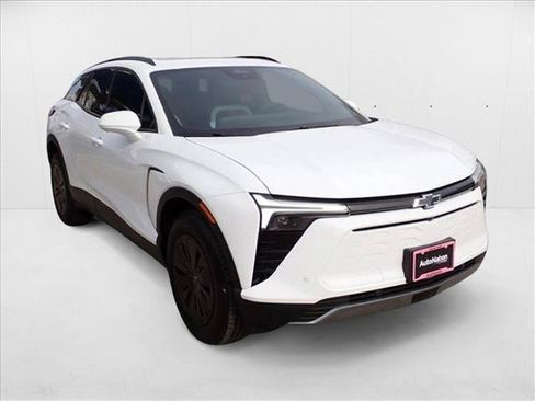 New 2025 Chevrolet Blazer EV LT w/ Super Cruise Package AWD/4WD image 6