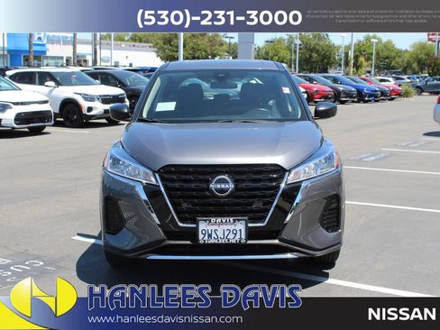 Used 2025 Nissan Kicks Play S FWD image 4