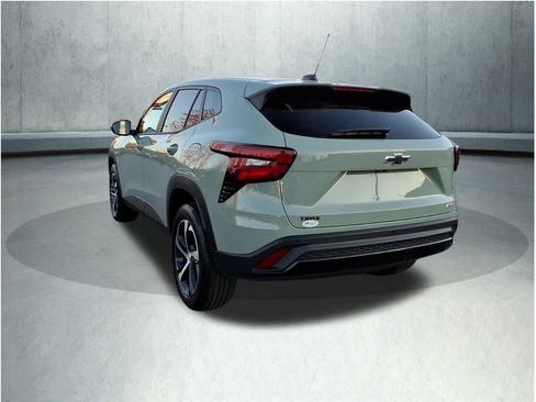 Used 2024 Chevrolet Trax RS w/ Driver Confidence Package image 19