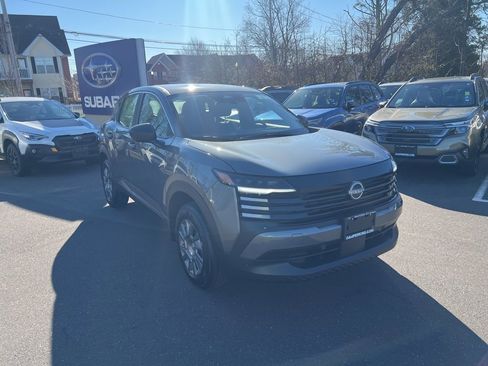 Used 2025 Nissan Kicks S image 7