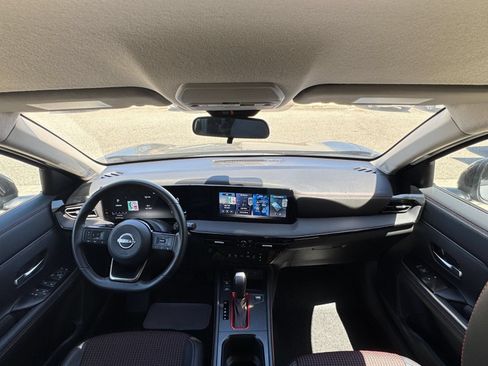 Used 2026 Nissan Kicks SR AWD/4WD image 32