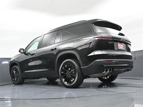 Used 2024 Chevrolet Traverse LT w/ Enhanced Driving Package FWD image 35