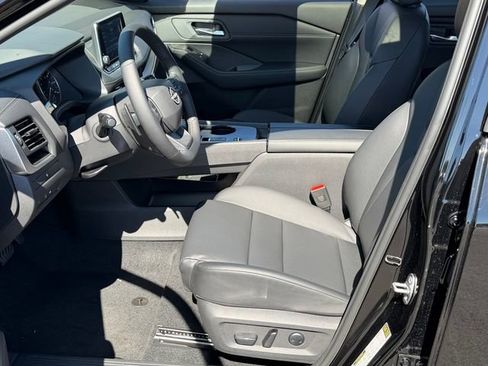 New 2026 Nissan Rogue SV FWD image 20