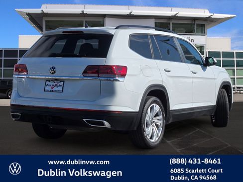 Used 2023 Volkswagen Atlas SE w/ Panoramic Sunroof Package FWD image 4