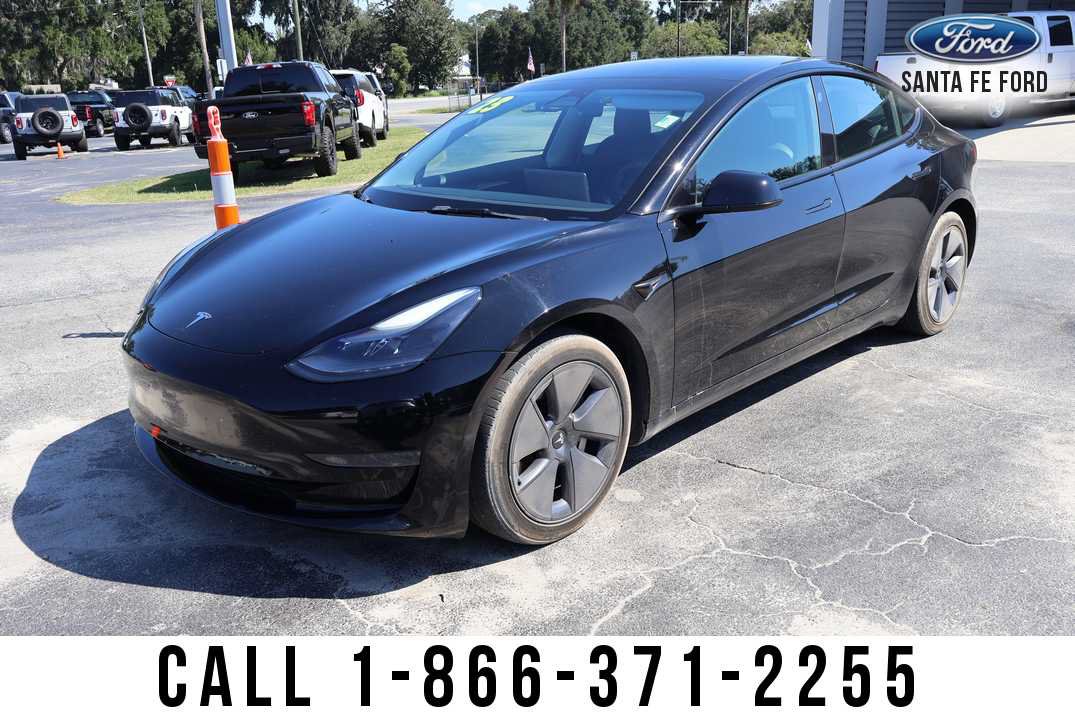 Used 2023 Tesla Model 3 Standard Range RWD image 1